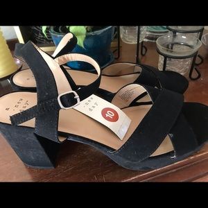 Black velvet platform block heel